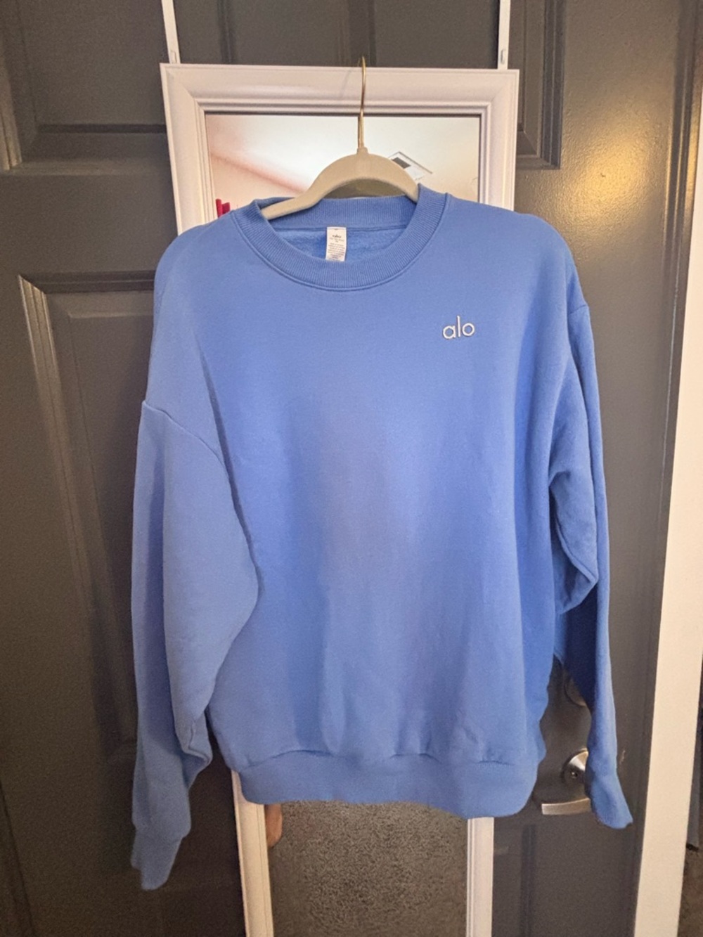 Alo Crystal Clear Blue Classic Crewneck Sweatshirt - XS